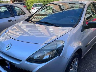 Usata Renault Clio II 86 CV (63 kW) 2010 Argento Utilitaria