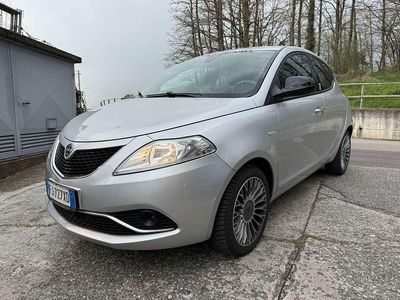 Usata Lancia Ypsilon S 95 CV (69 kW) 2017 Argento Utilitaria