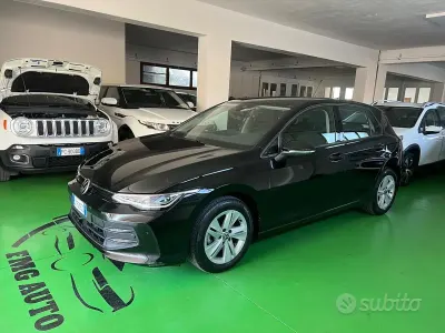 Occasion VW Golf VIII Life 115 ch (84 kW) 2025 Noir Berline