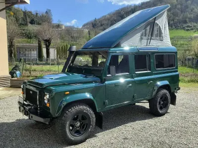 Usata Land Rover Defender 122 CV (89 kW) 2009 Verde Station wagon