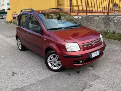 Usata Fiat Panda Emotion 69 CV (50 kW) 2005 Rosso Utilitaria