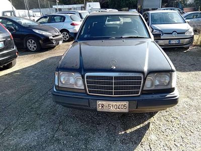 Nero Usata 1993 Mercedes 200 Berlina | 2000 €