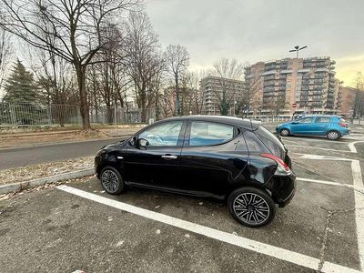 Usata Lancia Ypsilon Gold 69 CV (50 kW) 2021 Utilitaria