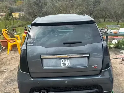 Begagnad Ligier JS50 2016 Grå Halvkombi