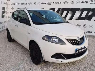 Gebraucht Lancia Ypsilon Silver 69 PS (50 kW) 2022 Weiß Kleinwagen