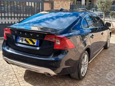 Usata Volvo S60 203 CV (149 kW) 2011 Nero Berlina