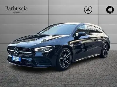 Gebraucht Mercedes CLA200 Premium 150 PS (110 kW) 2023 Schwarz Kombi