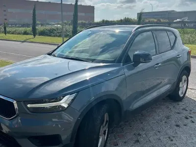 Usata Volvo XC40 Momentum 129 CV (94 kW) 2020 Grigio SUV