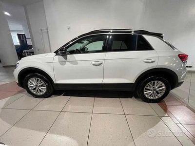 Usata VW T-Roc Life 110 CV (80 kW) 2022 Bianco SUV