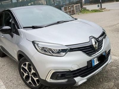 Usata Renault Captur 110 CV (80 kW) 2019 Grigio SUV