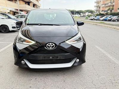 Usata Toyota Aygo Connect Style 72 CV (52 kW) 2021 Nero Utilitaria