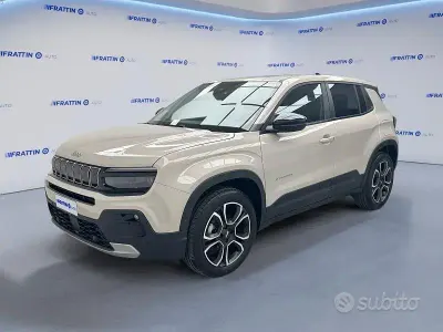Usata Jeep Avenger Summit 101 CV (74 kW) 2025 Beige SUV