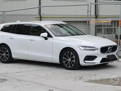 Usata Volvo V60 Business Edition 150 CV (110 kW) 2019 Bianco Station wagon