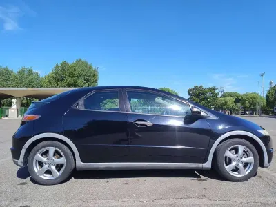 Usata Honda Civic Elegance 83 CV (61 kW) 2007 Nero Berlina