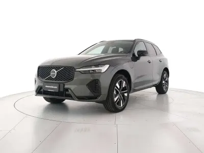 Nuova Volvo XC60 Plus 179 CV (131 kW) 2026 Verde SUV
