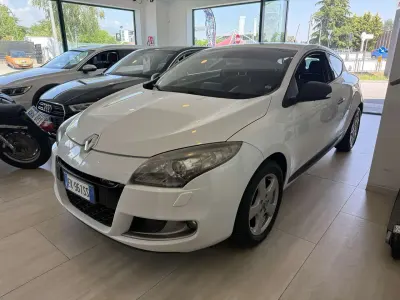 Usata Renault Mégane GT Line GT-Line 131 CV (96 kW) 2012 Bianco Coupé