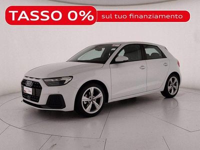Bianco ghiacciaio metallizzato Usata 2022 Audi A1 Sportback Advanced Plus Utilitaria | 21.900 € (Buon prezzo)