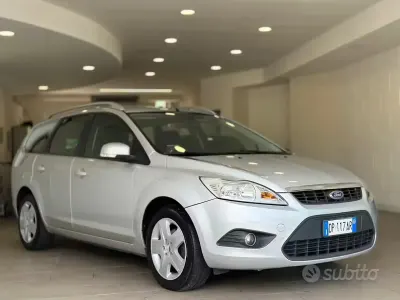 Usata Ford Focus 90 CV (66 kW) 2008 Grigio Station wagon