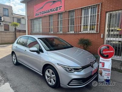 Usata VW Golf VIII Life 150 CV (110 kW) 2023 Grigio Berlina