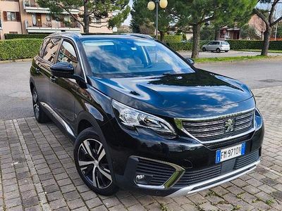 Usado Peugeot 5008 Allure 2017 Negro Familiar