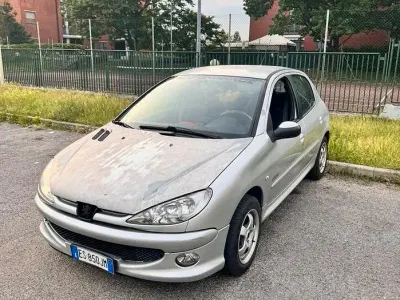 Usata Peugeot 206 88 CV (64 kW) 2006 Grigio Utilitaria