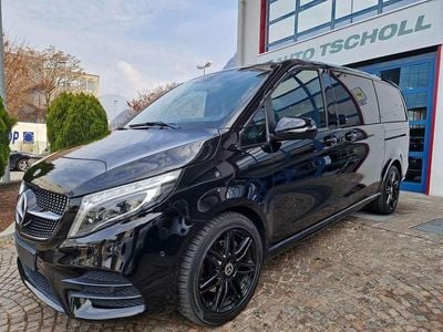 Usata Mercedes V300 AMG line 237 CV (174 kW) 2022 Obsidianschwarz metallic Monovolume