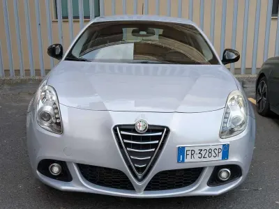 Usata Alfa Romeo Giulietta Exclusive 105 CV (77 kW) 2015 Argento Utilitaria