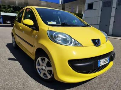 Usata Peugeot 107 68 CV (50 kW) 2006 Giallo Utilitaria