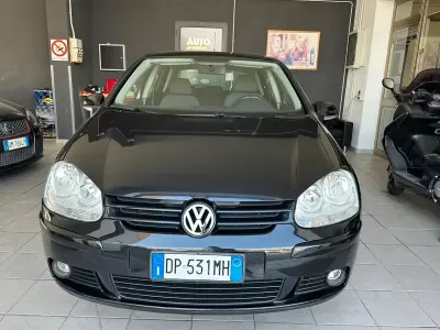 Usata VW Golf VI Comfortline 102 CV (75 kW) 2008 Nero Utilitaria