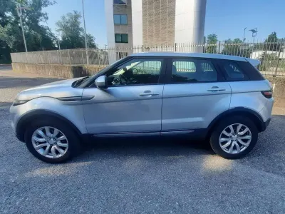 Usata Land Rover Range Rover evoque 150 CV (110 kW) 2015 Argento Monovolume