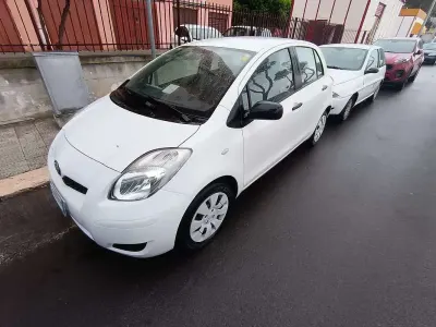 Usata Toyota Yaris Sol 69 CV (50 kW) 2011 Utilitaria