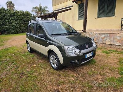 Usata Fiat Panda Cross 77 CV (56 kW) 2010 Verde Utilitaria
