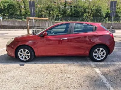 Usata Alfa Romeo Giulietta 105 CV (77 kW) 2012 Utilitaria