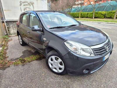 Usata Dacia Sandero 75 CV (55 kW) 2012 Grigio Berlina
