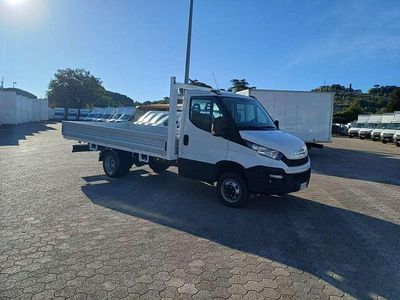 Usata Iveco Daily 129 CV (94 kW) 2016 Bianco Furgone