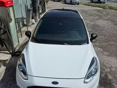 Usata Ford Fiesta 86 CV (63 kW) 2019 Bianco Utilitaria
