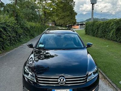 Usata VW Passat 140 CV (102 kW) 2012 Nero Station wagon