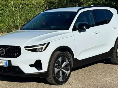 Usata Volvo XC40 Plus 163 CV (119 kW) 2024 Bianco SUV