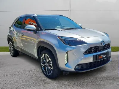 Usata Toyota Yaris Cross Lounge 92 CV (67 kW) 2022 Argento SUV
