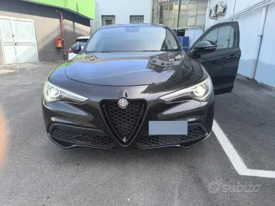 Usata Alfa Romeo Stelvio Super 160 CV (117 kW) 2020 Nero SUV