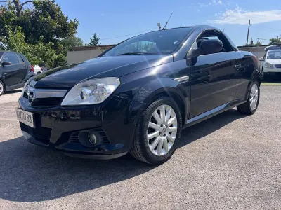 Usata Opel Tigra Sport 90 CV (66 kW) 2005 Nero Cabrio