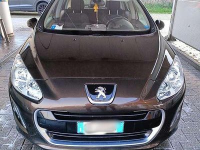 Usata Peugeot 308 Active 111 CV (81 kW) 2012 Marrone Berlina