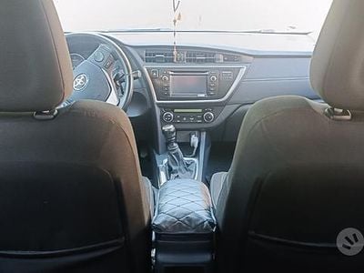 Usata Toyota Auris 90 CV (66 kW) 2014 Nero Berlina