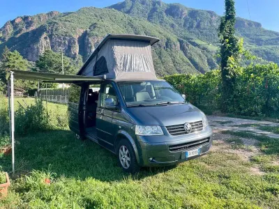 Usata VW Multivan Comfortline 174 CV (127 kW) 2006 Blu/azzurro Monovolume