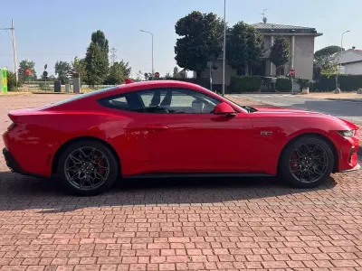Usata Ford Mustang GT 446 CV (328 kW) 2024 Rosso Coupé