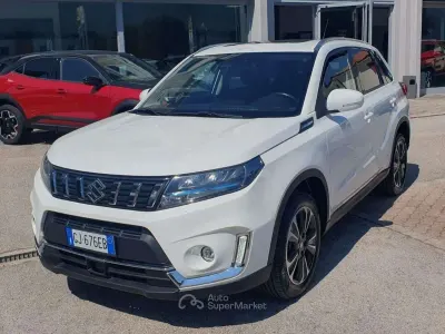 Second-hand Suzuki Vitara 102 CP (75 kW) 2022 Alb SUV