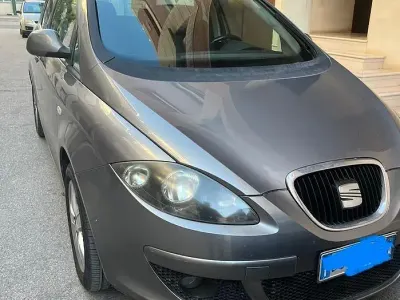 Usata Seat Altea 105 CV (77 kW) 2010 Grigio Monovolume