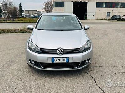 Usata VW Golf VI 101 CV (74 kW) 2010 Grigio Utilitaria