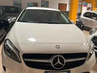 Usata Mercedes A180 95 CV (69 kW) 2016 Bianco Utilitaria