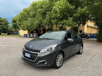 Usata Peugeot 208 82 CV (60 kW) 2017 Grigio Utilitaria